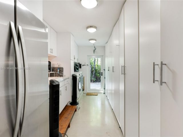 Home for rent at 270 Island Dr - photo 6072507