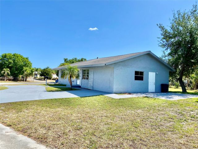 Home for sale at 1654 43rd St - photo 6116958