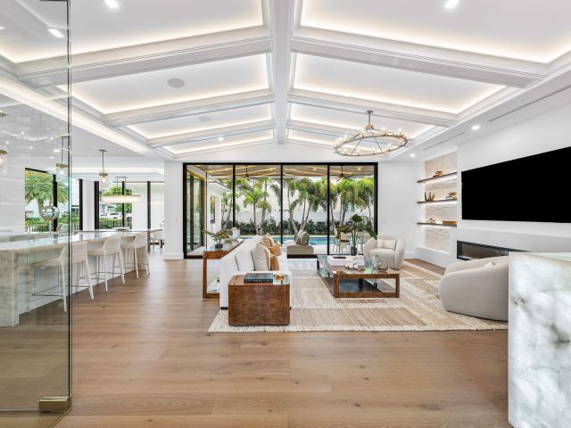 Home for sale at 201 NE 4th Avenue - photo 6644551