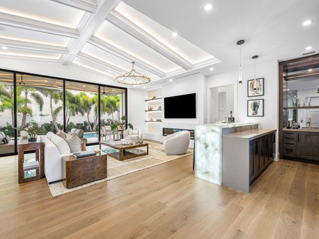 Home for sale at 201 NE 4th Avenue - photo 6644557