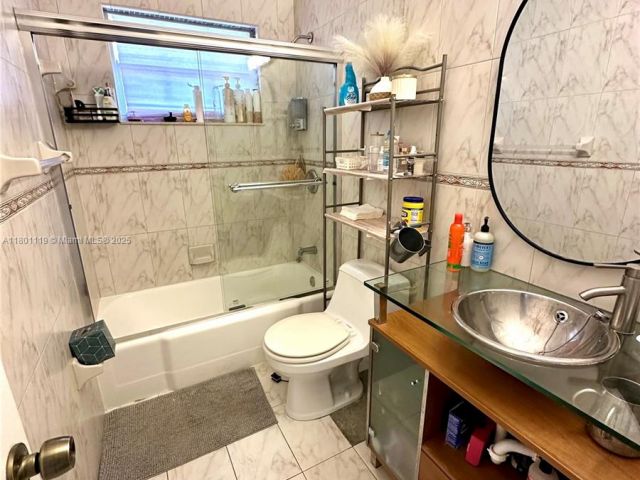 Home for sale at 21000 NE 26th Ave - photo 6076867