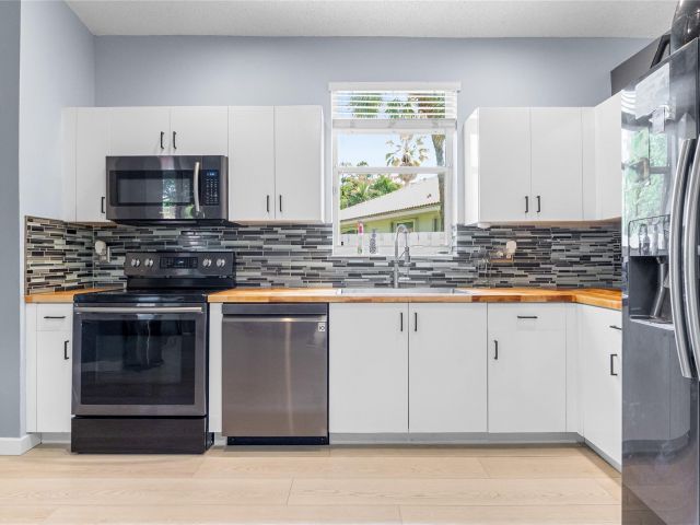 Home for sale at 801 NW 130th Ave - photo 6200502