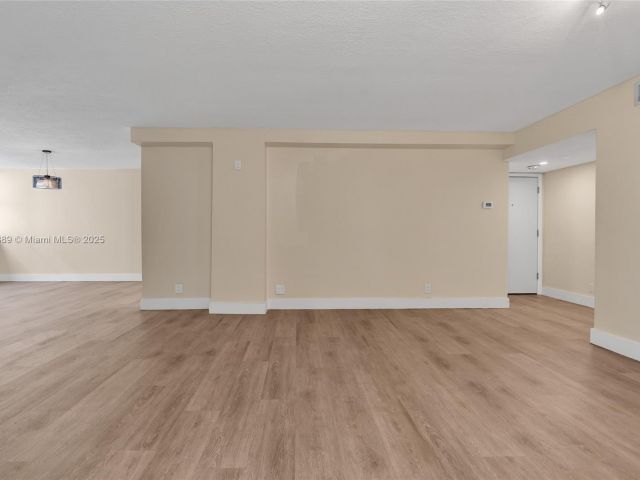 Apartment for sale  Unit #1004 - photo 6084710