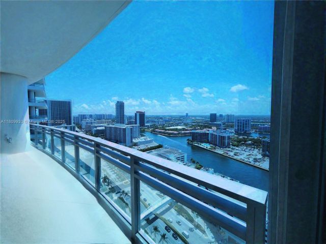 Apartment for rent  Unit #2805 - photo 6080886