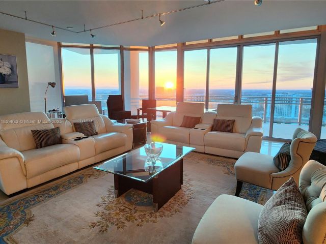 Apartment for rent  Unit #2805 - photo 6080897