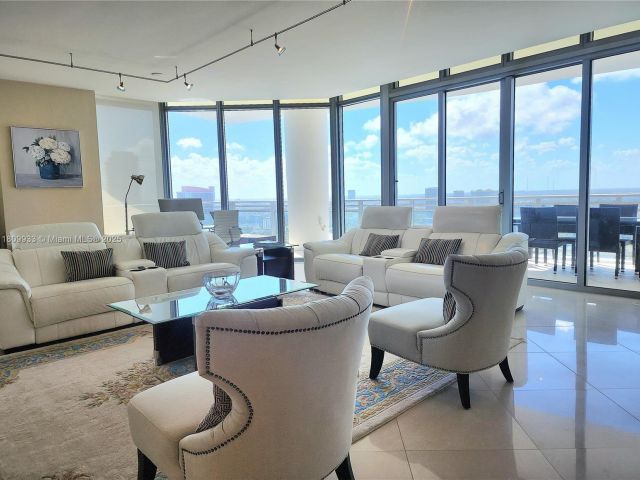 Apartment for rent  Unit #2805 - photo 6080899