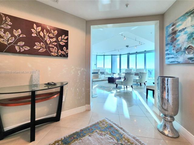 Apartment for rent  Unit #2805 - photo 6080900