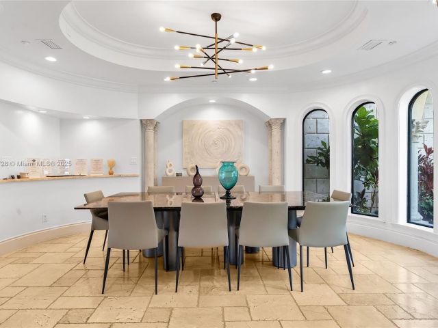 Home for sale at 1011 Rhodes Villa Ave - photo 6077854