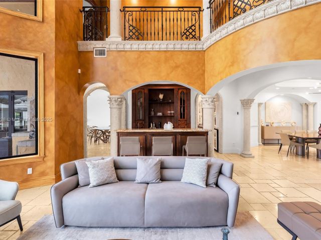 Home for sale at 1011 Rhodes Villa Ave - photo 6077857