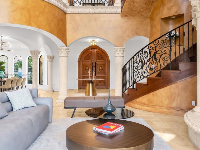 Home for sale at 1011 Rhodes Villa Ave - photo 6077858