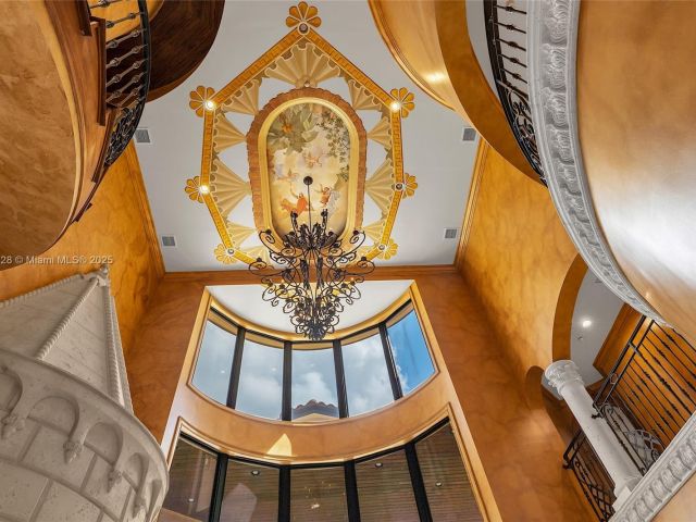 Home for sale at 1011 Rhodes Villa Ave - photo 6077862