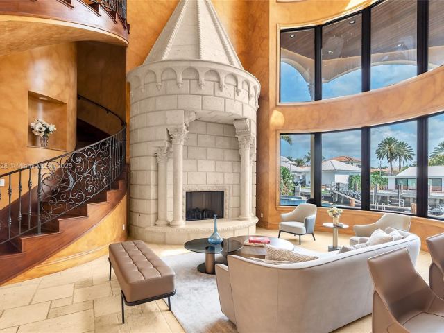 Home for sale at 1011 Rhodes Villa Ave - photo 6077864