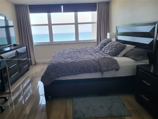 Apartment for rent  Unit #1002 - photo 6081090