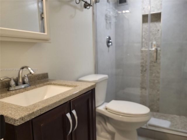 Apartment for rent  Unit #1002 - photo 6081095