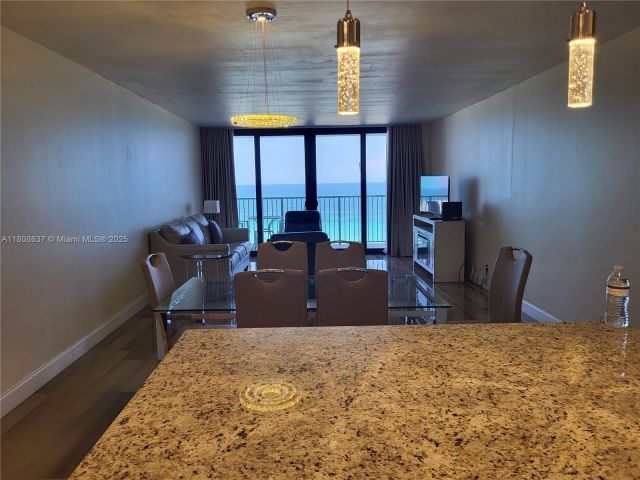 Apartment for rent  Unit #1002 - photo 6081102