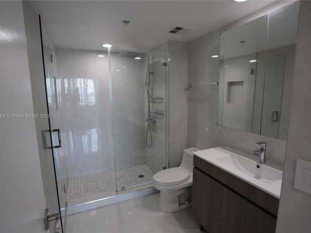 Apartment for sale  Unit #1822 - photo 6081230