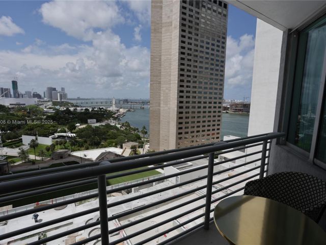 Apartment for sale  Unit #1822 - photo 6081233