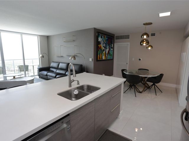 Apartment for sale  Unit #1822 - photo 6081239