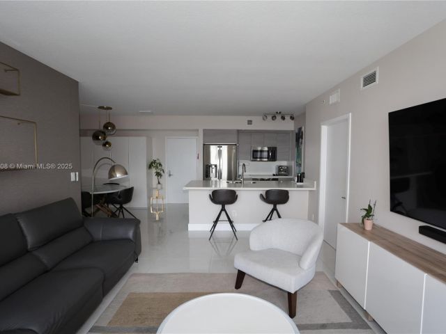 Apartment for sale  Unit #1822 - photo 6081240