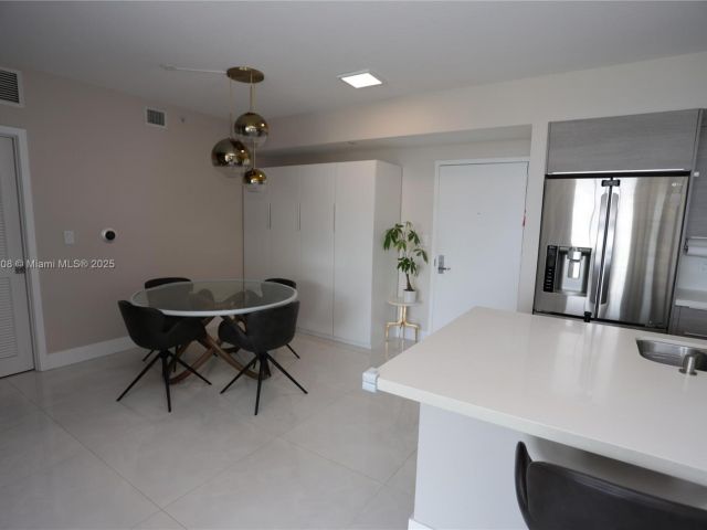 Apartment for sale  Unit #1822 - photo 6081242