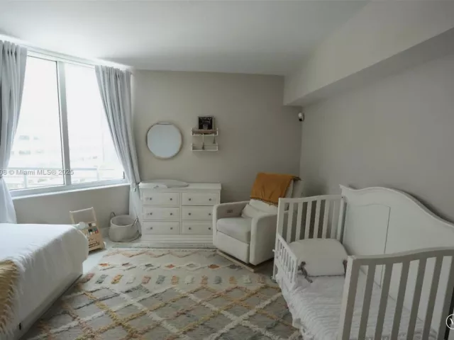 2-bedroom condo for sale in Miami - 325 S Biscayne Blvd 1822 - MondialRealty