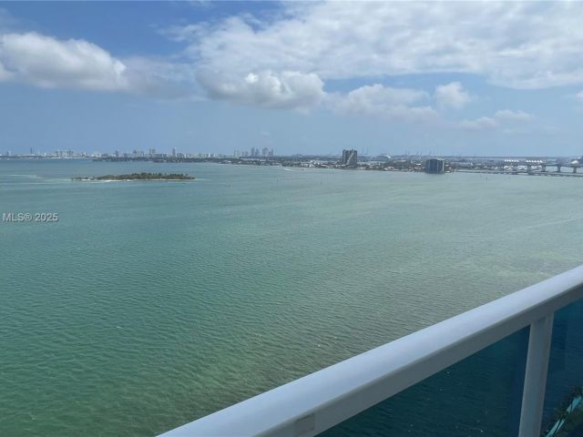 Apartment for sale  Unit #1703 - photo 6081497