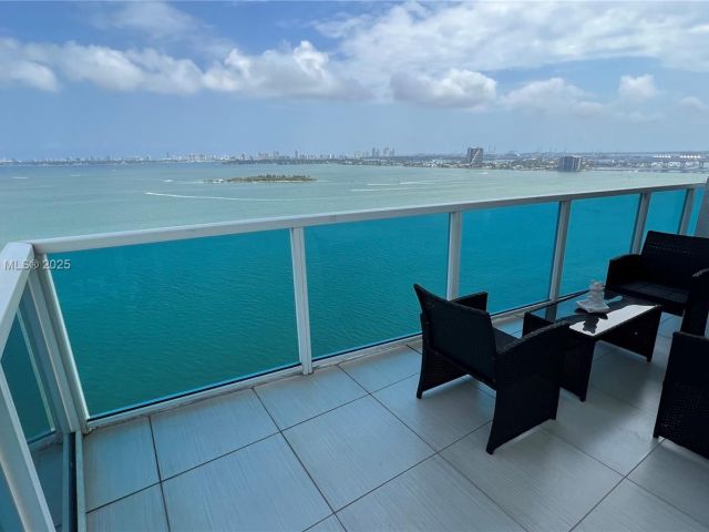 Apartment for sale  Unit #1703 - photo 6081501