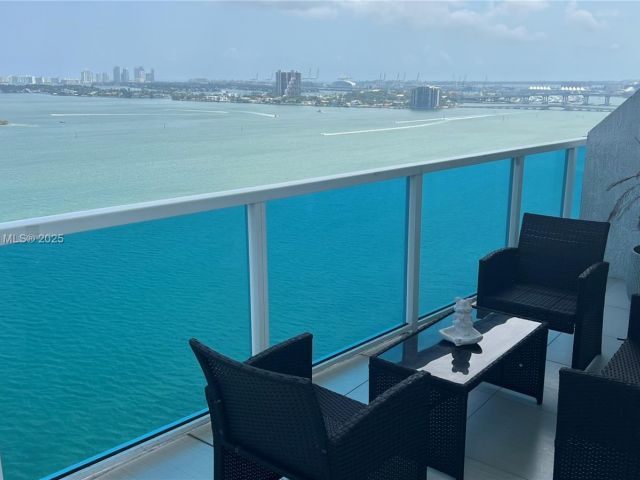 Apartment for sale  Unit #1703 - photo 6081505