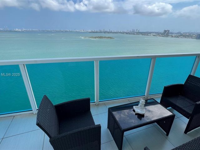 Apartment for sale  Unit #1703 - photo 6081507