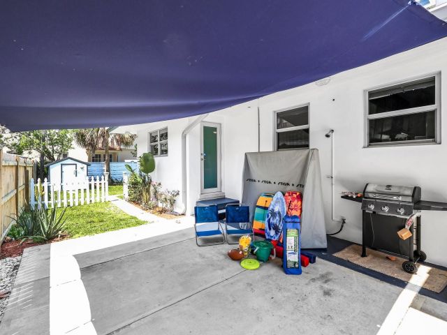 Home for rent at 505 N Ocean Blvd - photo 6117625