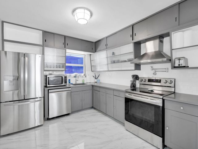 Home for rent at 505 N Ocean Blvd - photo 6117635