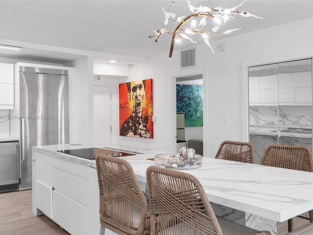 Apartment for sale  Unit #1019 - photo 6080486