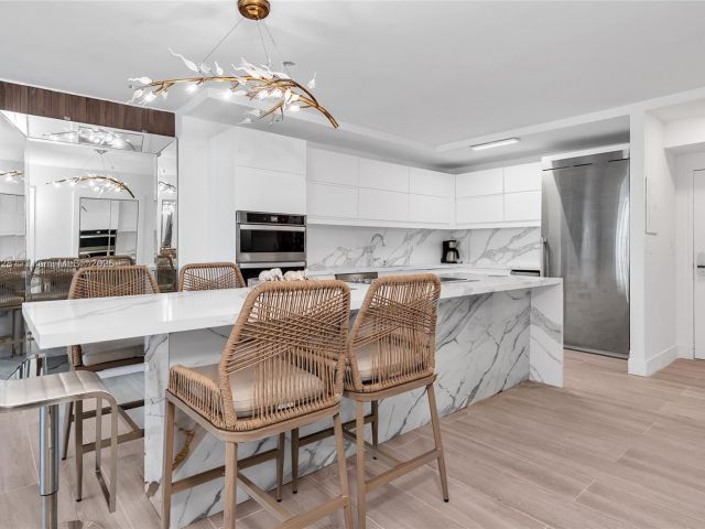 Apartment for sale  Unit #1019 - photo 6080488