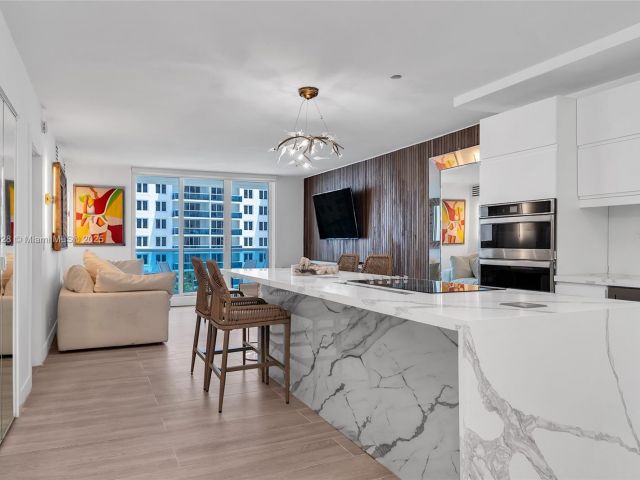 Apartment for sale  Unit #1019 - photo 6080489