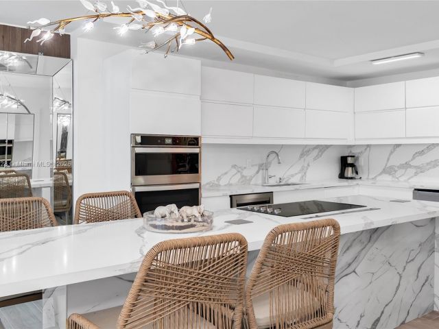 Apartment for sale  Unit #1019 - photo 6080490