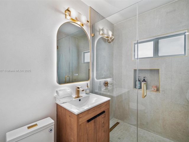 Home for rent at 12325 NE 11th Pl - photo 6079253