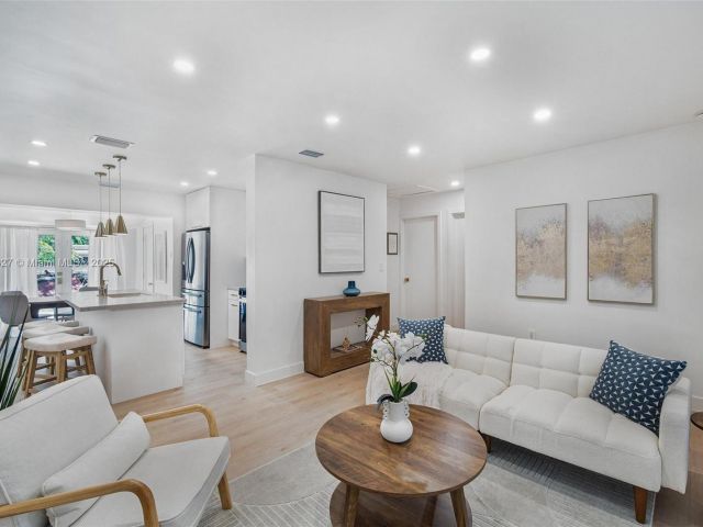 Home for rent at 12325 NE 11th Pl - photo 6079265