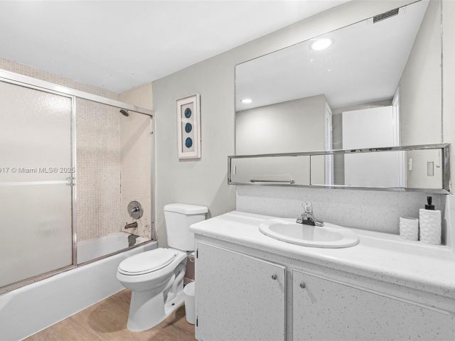 Apartment for sale  Unit #317 - photo 6081294