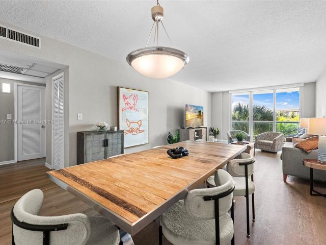 Apartment for sale  Unit #317 - photo 6081303