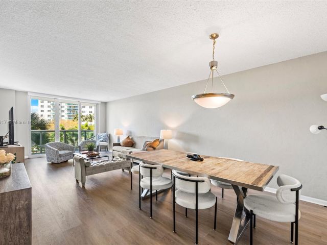 Apartment for sale  Unit #317 - photo 6081304