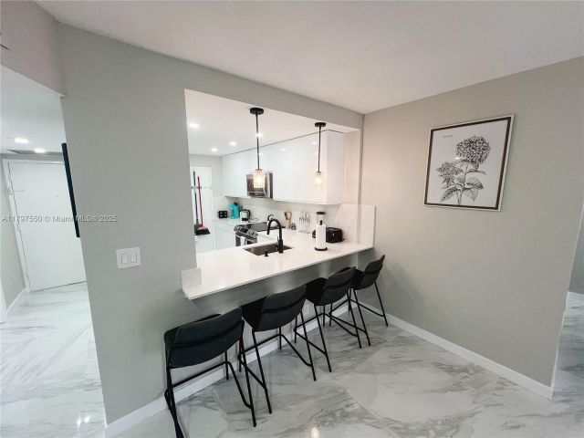 Apartment for sale  Unit #425 - photo 6089347