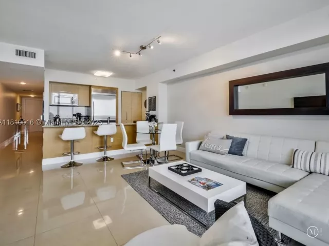 1-bedroom condo for sale in Hallandale Beach - 1830 S Ocean Dr 5009 - MondialRealty