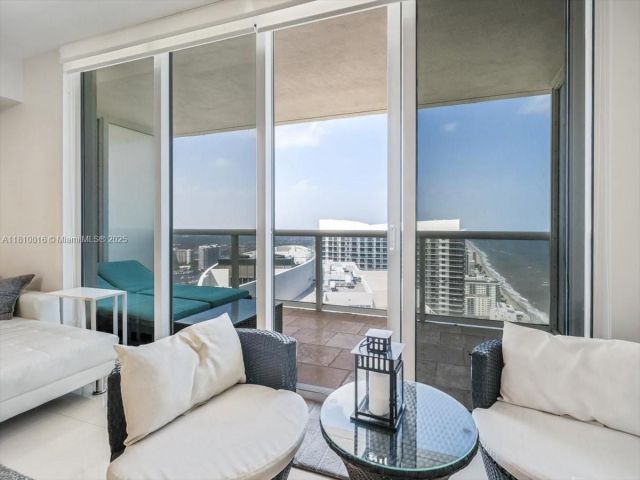 Apartment for sale  Unit #5009 - photo 6081786