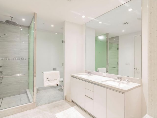 Apartment for sale  Unit #2504 - photo 6085057