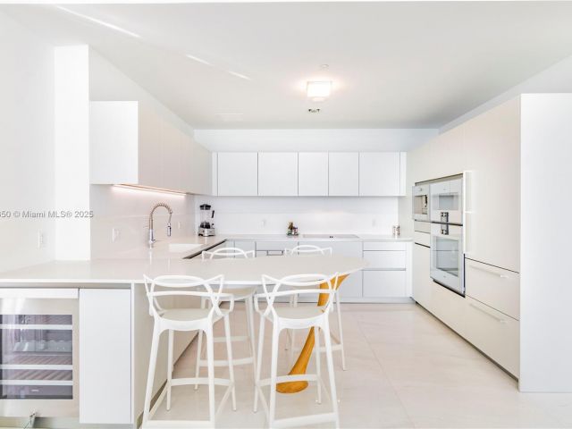 Apartment for sale  Unit #2504 - photo 6085068