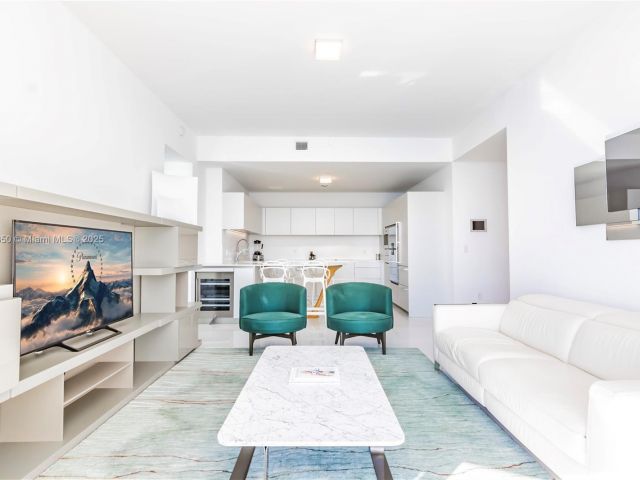 Apartment for sale  Unit #2504 - photo 6085072