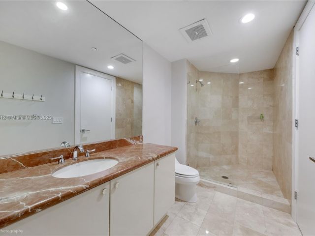 Apartment for rent  Unit #604 - photo 6079895