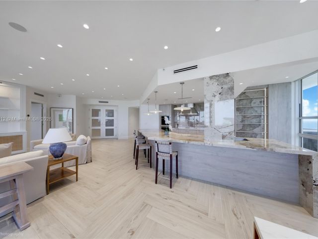 Apartment for rent  Unit #604 - photo 6079904