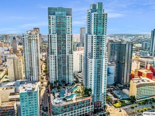 1-bedroom condo for rent in Miami - 244 Biscayne Blvd 643 - MondialRealty