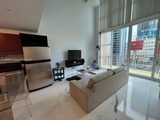 1-bedroom condo for rent in Miami - 244 Biscayne Blvd 643 - MondialRealty